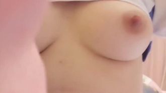 오타쿠 복지 최신 고가 구매 인터넷 연예인 로리 미녀가 사쿠라 짱을 물고, 큰 가슴과 뚱뚱한 엉덩이가있는 VIP 유료 셀카, 유니폼 3 세트, 자위, 핑크 찐빵 보지, 독백, 음란 한 720P HD