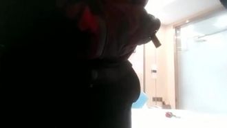 約到的零二年玩抖音的藝校妹子 粉嫩逼逼 留著一小撮毛很性感