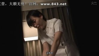 「こんなおばさんでも抱いてくれるの？」男を忘れかけた熟女でも久しぶりに口説かれまんざらでもなく年の差セックスに燃え上がる働くおばさん3（中字精校版）