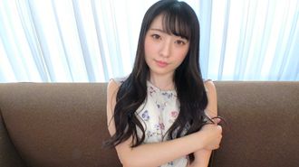 SIRO-5017 【清楚系？】AV女優に憧れてAV出演を決めた蕎麦屋店員のお姉さん。ツルツルでキレイで汚れを知らなそうな清楚系おま◯こに容赦なく極太肉棒が挿入されていく…… ネットでAV応募→AV体験撮影 1952 (美雲そら)