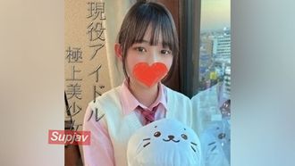 FC2PPV 2805736 【*某偶像組合研究者】現正值青少年的F罩杯超美少女。美麗的臉龐，濕潤的雙眸，以及壓倒觀者的F罩杯美乳，性感地搖擺。清純的臉上大量濃稠的精液，讓她的眼睛濕潤了。