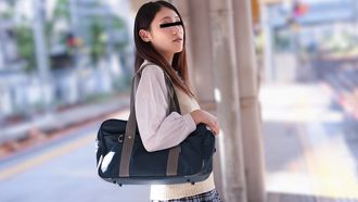 10musume Figlia naturale 081224_01 Gioca brutti scherzi alla ragazza in uniforme sul treno Yuka Nagase