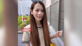 FC2PPV 4550185 第一炮 *趁老公上班，呼唤纤细美人妻，NTR白天操她！ ！比老公还粗的精液连根拔起吞下去【不】