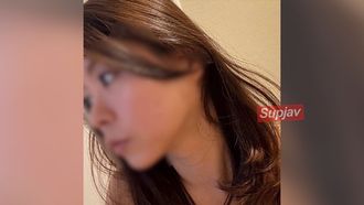 FC2PPV 4561555 [Amateur- und verheiratete Frau] Eine geschiedene verheiratete Frau, die ohne Erlaubnis von der Arbeit abwesend war und unwissentlich zum Pachinko ging, bringt sie zum Spritzen und besahnt sie! Bonus aufgespießter Creampie-Sex