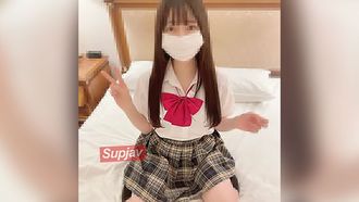 FC2PPV 4567015 [Conmemoración de apertura de nueva cuenta 90% de descuento 3000pt → 300pt] [Limitado a 300] Mana-chan, de 18 años, quien debutará como miembro del popular grupo ídolo F Noi/mo/u/tomin, hace ¡su debut gonzo! !