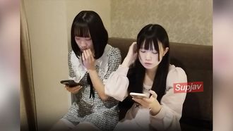 FC2PPV 4568728 【완전 얼굴 사정·3p】【질 내 사정】 2명은 친구로 같은 그룹으로 활동하는 지하 아이돌입니다만, 2명 모두 벗어나 3p하메 찍게 했습니다