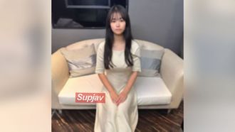 FC2PPV 4576420 19 anos! Mulher pura, elegante, inocente e linda de cabelos negros! Lindas pernas E xícara Chinami-chan. Suco sério pingando orgasmo na vagina ♡ Instinto totalmente exposto sexo com creampie rico.