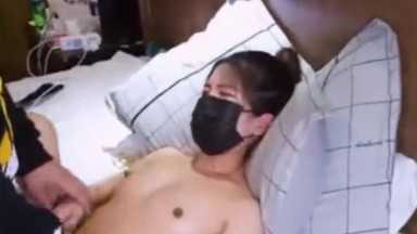 上海网红美女和俩男主播别墅做黄播被轮番爆操爱狗在旁看得