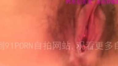 又一岁高挑女大生自慰视频流出 这次到了浴室里头弄蝴蝶