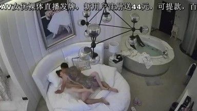 【宾馆偷拍】大哥活真好把美女搞的飘飘欲仙