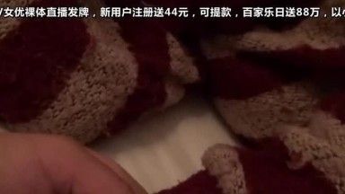 21岁美女初恋被甩酒醉熟睡后被插BB又肥又紧好多水强行插入