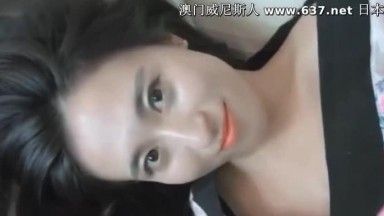 美女模特宛宛干净无毛馒头穴搔首弄姿挑逗诱惑自摸阴蒂