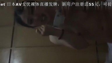 外表清纯内心淫骚女白领私下与炮友的淫乱生活自拍