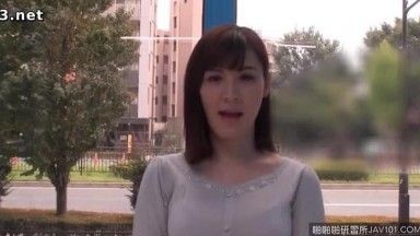 しのぶ(26)心优しい人妻が男チンの悩みを素股でご奉仕解决！…と思ったら素股でまさかの早漏発射！満足出来なかったむっつり妻はザーメンまみれの白浊ふにゃチ○コをもう一回励まし生挿入真正中出し！