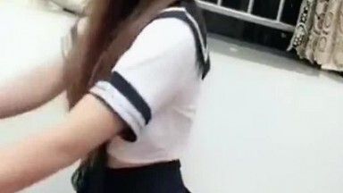 极品美女萌珊珊-直播学生装