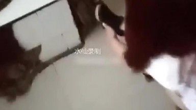 东北农村小男人被32岁巨乳嫂子在厨房挑逗啪啪