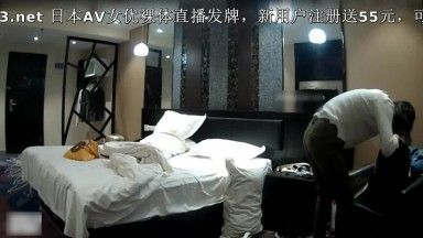 娇嫩苗条艺校大学生美女与男友开房造爱急不可耐穿上白丝激情69床上操到沙发抱起来日看不出漂亮美女这么骚