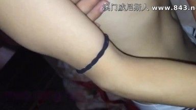 某地性感漂亮的白领美女握着男同事的大长屌爱