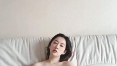 身材超棒美女家中自给自足完事后还洗了个澡