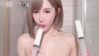 Onlyfans 网红 辛尤里最新视频 用奶汁口爆自己到爽