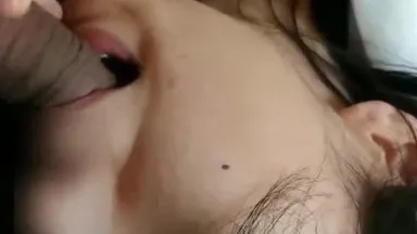 A super pure and juicy girlfriend with big eyes and her boyfriend with a big dick have sex selfies leaked and penetrated without a condom while holding a doll, a dick-wrapped prop, and the beautiful pussy is wet, HD 720P version.mp4