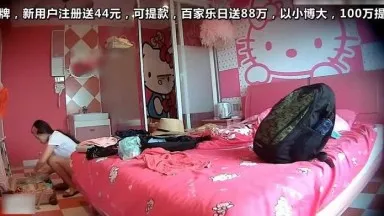 飯店偷拍女神級美女與男友和他朋友一起旅遊時2人商量後讓他朋友操了美女一次1