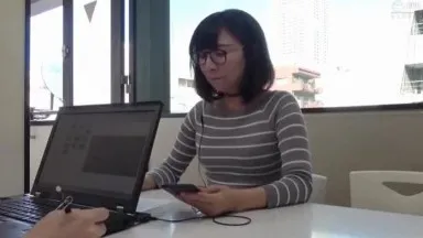 青春纪念性爱资料小光AV出道毕业典礼结束后，铜管乐队部的美少女登上魔镜飞行，在啦啦队里爱上了她3年