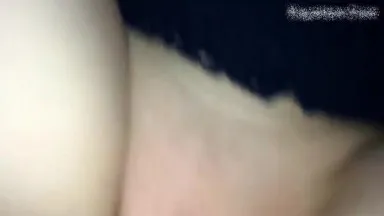 Mujer joven que quiere tener sexo 1