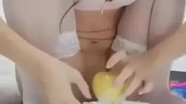 [transmissão ao vivo de programa anal] Eu realmente coloco um pepino na minha buceta e coloco no meu cu