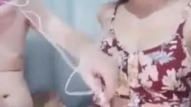 [Giovane modella] Gli oggetti di scena di bellezza Yifang hanno sostituito l'uomo e la donna nello spettacolo di sesso con un protagonista maschile che si è strappato violentemente le calze di seta bianca e ha iniziato a scopare