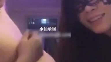 5750-又一個很屌的美女主播一次PK3個肉男嘴上牛逼