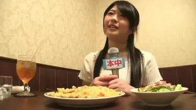 I'm really interested in time-stopped creampies... so I applied for a local gourmet caster who eats while walking around and makes her AV debut! ! Shiori Kosaka