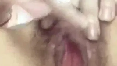 My girlfriend sent me a squirting selfie video to seduce me