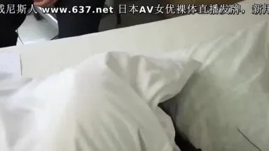 我去探望母亲的女子病房全是女人，只有我一个男人！ 2 被窗帘后面的丰满屁股诱惑调戏，女人们饥渴难耐，趁妈妈睡觉的时候在她旁边操她们！