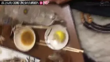 おじさんが行くような大衆居酒屋で女の子だけで飲んでいるのは、軟派待ちなのか？説