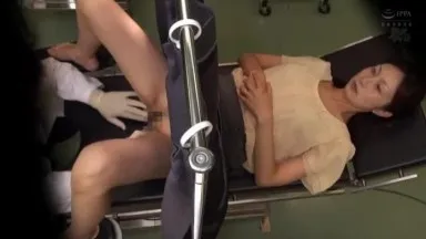 A collection of videos to satisfy the sexual desires of urology doctors. The pleasure of giving the greatest humiliation of your life. Applying an electric massager to a graceful female patient and making her pee. There is nothing to do with humiliation.