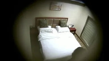 [Fotografía sincera del hotel] ¡¡El hombre y la mujer que tienen una aventura aprovechan el momento!! ¡¡Empiezan a pelear apasionadamente tan pronto como entran por la puerta!!