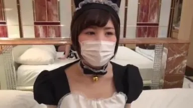 私の小さな彼女にかわいい網タイツのメイド服を着せて、セックスする前に十分遊んでもらいましょう 1