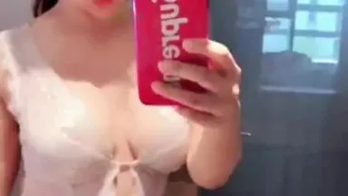 Busty Internet celebrity Anna Kim's large-scale selfie video~The round and big breasts that can't be covered by sexy pajamas~