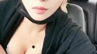 La jolie plate-forme (anciennement Kawaii) diffuse en direct l'émission en direct Wei1103 de Yujie présentatrice de masturbation passionnée dans la voiture, ce qui est très tentant.