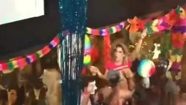 [Europa y Estados Unidos] Carnaval sexual brasileño ~ ¡¡Si os veis en el desfile, os llevarán directamente a la fiesta para tener sexo!!