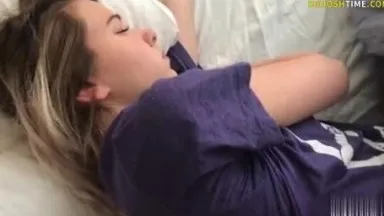 [Europe and the United States] My sister couldn't scream... He just slapped her! See how dare you stay in bed