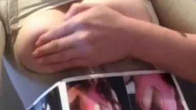 My friend is a tit girl! The big breasts look so delicious that I can’t help but want to taste them: She changed her hands to cover them and accidentally exposed them