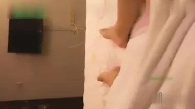 Real self-portrait of a beautiful mature woman being fucked in a five-star hotel. She gave a blowjob first, then had sex and ejaculated quickly. The woman was very surprised and said, You are recording. If the man doesn't admit it, leave now.