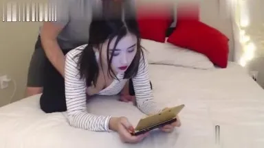 The little beauty with twin tails and white tiger is playing with her phone and having sex with a foreigner’s big cock. Isn’t that enough to satisfy you?