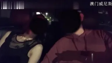 El escándalo que quedó al descubierto en Internet se ha vuelto popular en Taiwán. El YouTuber se liga con una chica en un club nocturno. Tres trucos para ligarla a casa y sacar una gran serpiente de roca sin condón y con creampie.