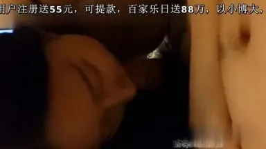 平時很拉的錐子臉女友穿著超人內褲被操扮處女喊疼