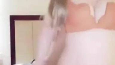 Dos bellas bellezas, hermanas cachondas teniendo una aventura con el exnovio de su mejor amiga en el salón de bodas, sexo oral, sexo, creampie