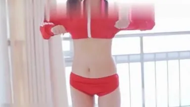 网红妹子杏仁 红色运动服