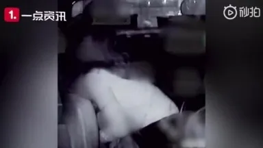 [Exclusivo] Um vídeo de 16 minutos de Andy Hui traindo a senhora de Hong Kong Huang Xinying e beijando-a apaixonadamente no carro vazou